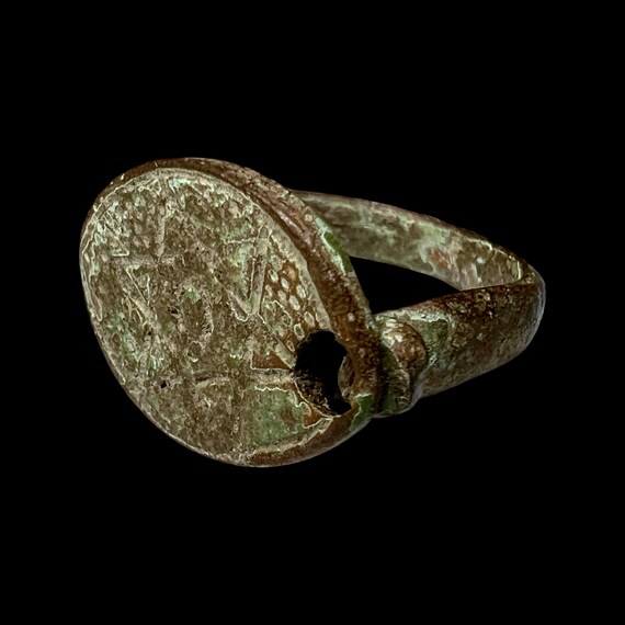 Ancient Medieval Holy Lands bronze ring - Gem