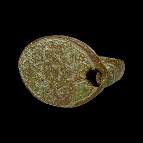 Ancient Medieval Holy Lands bronze ring - Gem