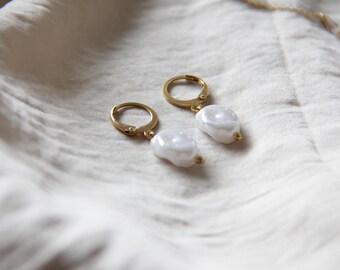 Boucles D'oreilles Dormeuses En Or Jaune Avec Perle Noire Fine – élégantes Et Intemporelles
