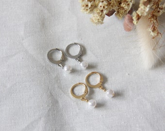 Pearl sleeper earrings