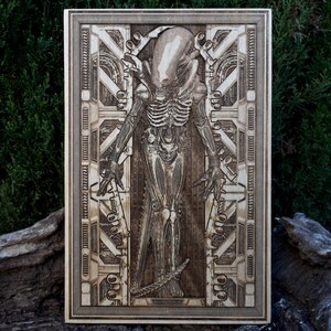 Regalo de aniversario de madera de 5 años: arte de madera de extraterrestres de terror, decoración macabra de ciencia ficción, arte de pared de monstruos grabados