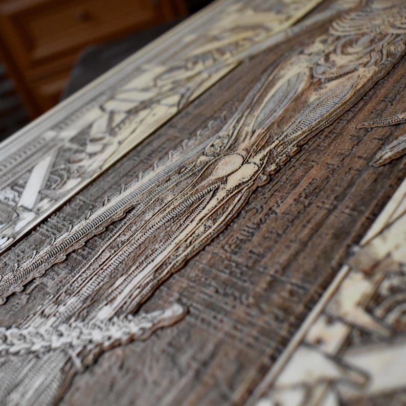 Extraterrestrial Creature Wood Art, Engraved Sci-Fi Horror Wall Decor, Cosmic Monster Gift image 9