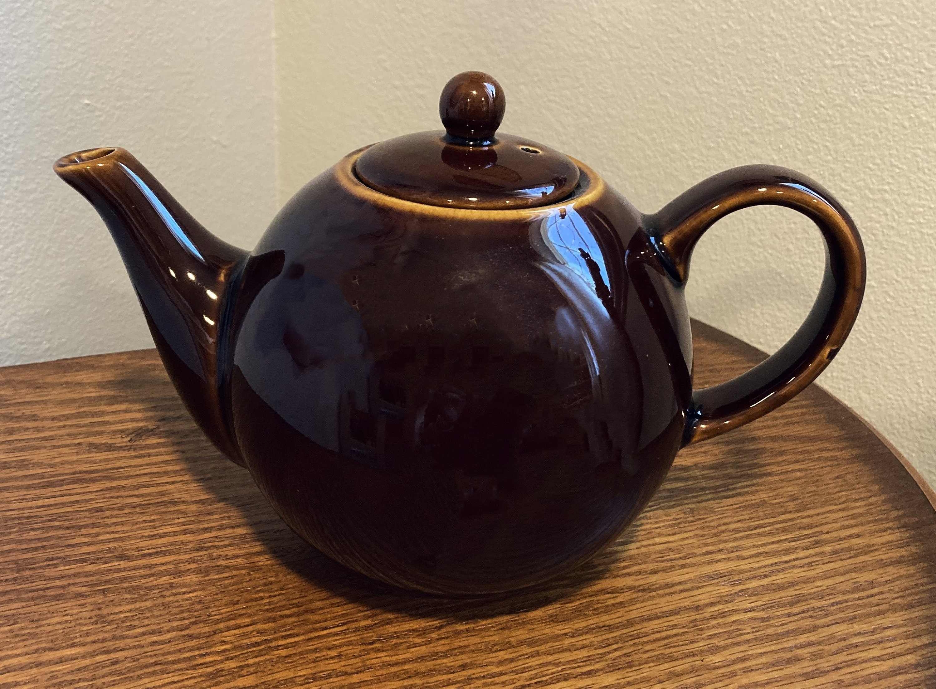 Vintage Classic 11 London Pottery Ivory Ceramic Teapot W/ Original Tags