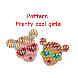 Könnte beinhalten: Zwei Perlen-Gesichtsdesigns mit herzförmigen Sonnenbrillen. Eines hat rote Gläser, das andere grüne und blaue. Der Text "Pattern Pretty cool girls!" steht in Rot über den Designs. Die Gesichter haben einen hellen Hautton und bestehen aus kleinen Perlen.
