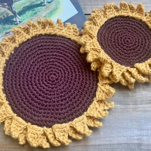 Sunflower Crochet Potholder/Hotpad/Trivet/Coasters/100% Cotton/Farmhouse/ Summer/ Fall Kitchen Decor/ Flower Gift/Mothers&#39; Day Gift /Vintage