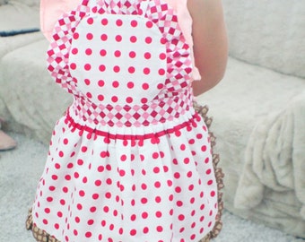Reversible apron sewing pattern, kids apron pattern, reversible apron pattern, childrens aprons, girls apron pattern, frilly apron
