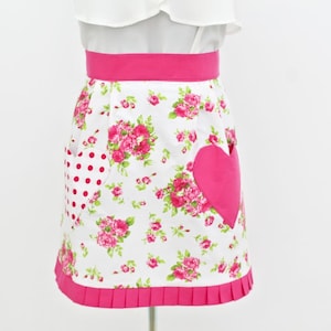 Half apron with heart pockets sewing pattern