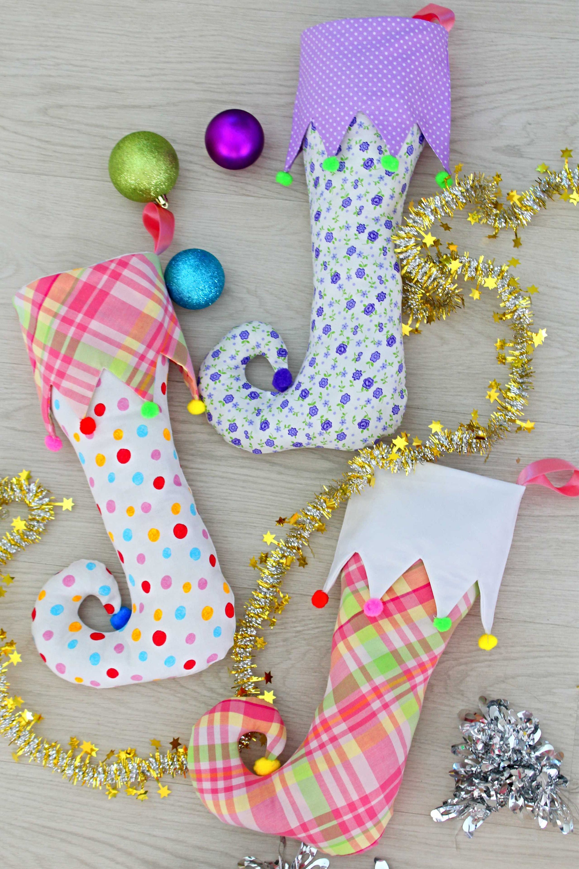 HAPPYPOP – Calze Natalizie Da Donna E Ragazza, Alte Al Ginocchio – Confezione Da 2 Paia: Babbo Natale Ed Elfo – Regalo Di Natale In Scatola Con Biglietto – Taglia Media