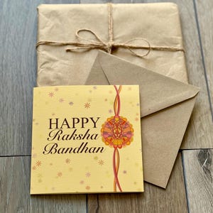 Tarjeta de felicitación con diseño de feliz Raksha Bandhan, feliz rakhri, lujosa, Raksha Bandhan, interior en blanco, sobre Kraft, diseño de patrón, hermano