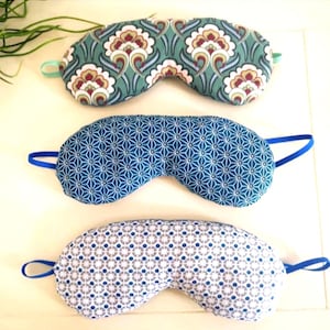 Relaxing eye mask with flax seeds and lavender. Eye pillow, relaxation mask.
