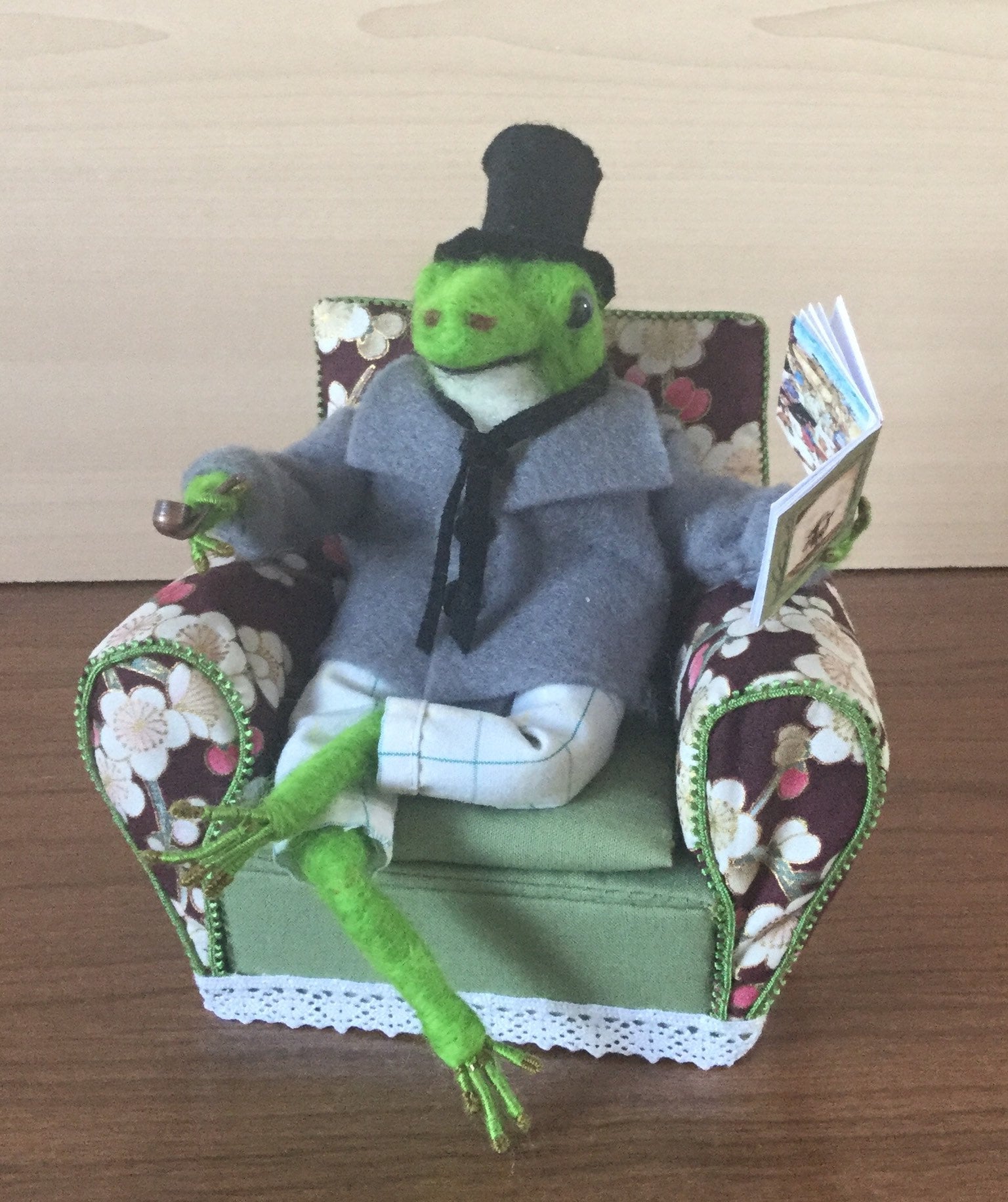 Frog. Needle Felted Frog. A Needle 