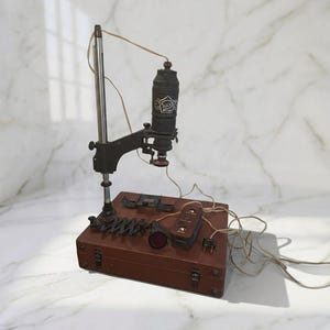 Ampliadora fotográfica/kit de cuarto oscuro soviético vintage ЮТА YUTA con temporizador en estuche original/equipo de fotografía analógica