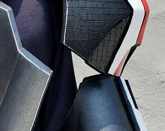 N7 Commander Shepard Shoulders / bicep armor
