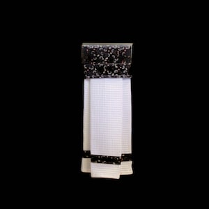 Flower Chain Dark Blue Hanging Kitchen Towel, Cotton Waffle Weave Hanging Oven Towel, Hand Towel