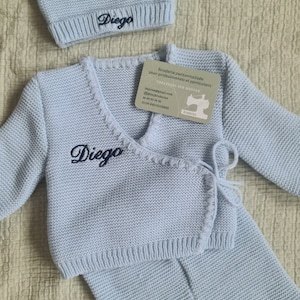 Gepersonaliseerde baby breiset met de voornaam van de baby