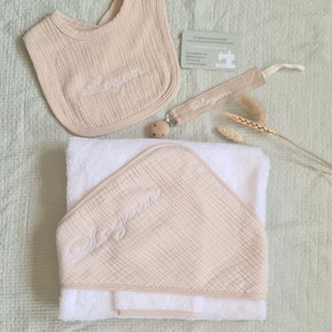 COTTON GAUZE bath cape and glove customizable with your baby's first name.