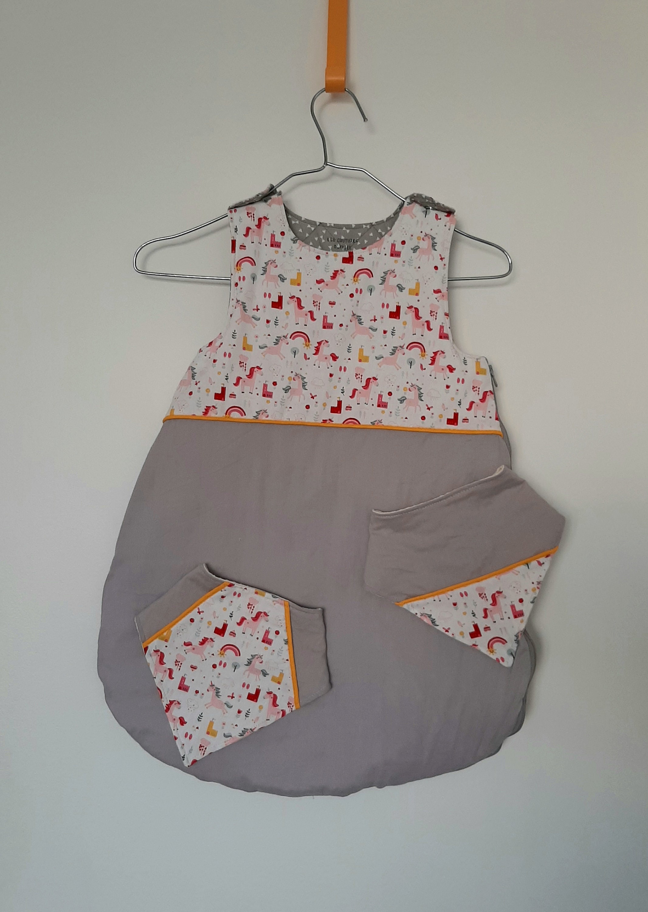 Gigoteuses et Bavoirs Licornes 0-6 Mois