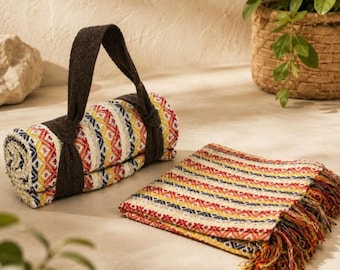 Handwoven Picnic Blanket, Colourful Woven Beach Blanket, 120 x 150cm Outdoor Rug, Picnic Mat with Carry Strap, Summer Gift