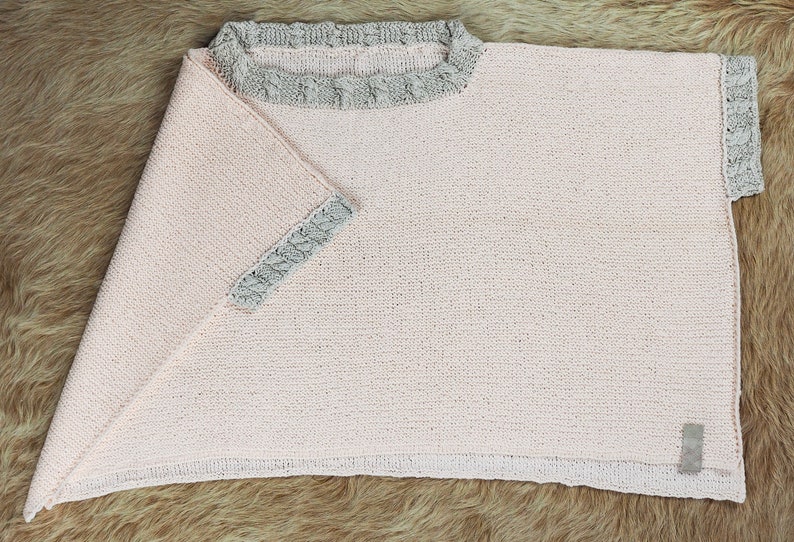 Summer short-sleeve sweater in modern beige pink