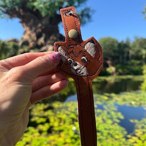 Fox and the Hound Mouse Ear Holder,  Fox & the Hound Ear Holder, Fox Ear holder, Fox and the Hound park ear holder, Fox keychain ear carrier