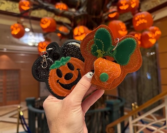 Halloween Ear Holder, Pumpkin shaped mouse ear holder, Pumpkin Mickey mouse ear holder, Pumpkin Minnie mouse ear holder, keychain ear holder