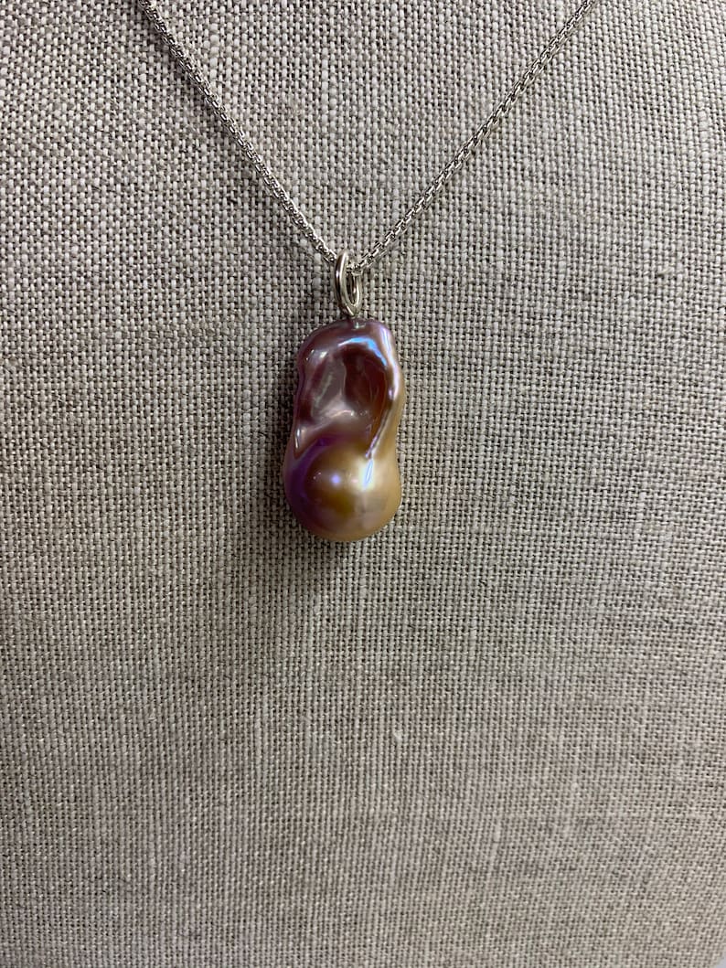 Lavender Flameball Pearl Pendant