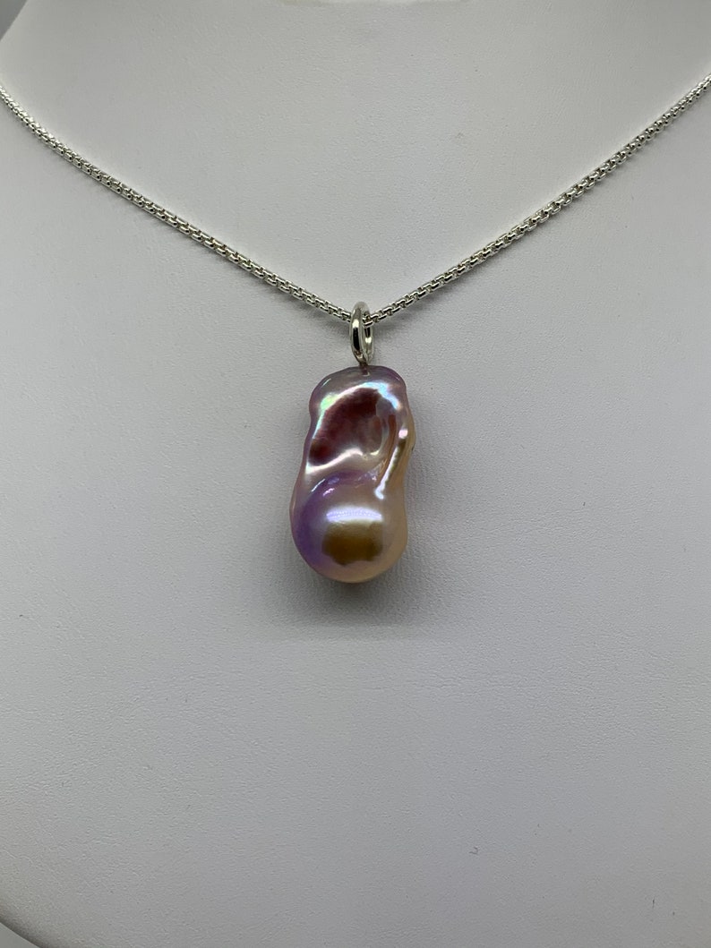 Lavender Flameball Pearl Pendant
