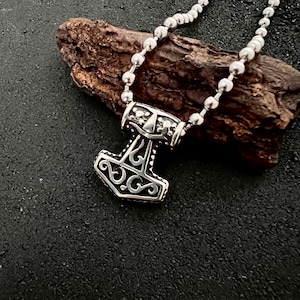 Thor&#39;s Hammer Pendant, Thor&#39;s Hammer Necklace, Viking Mjolnir Necklace with Chain, Norse Warrior Necklace, Mjölnir Pendant, Viking Jewelry