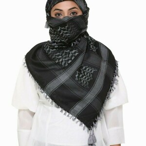 Scarf Military Shemagh Desert Palestinian Arafat Tactical Desert Keffiyeh Head Neck Cotton Arab Wrap with Tassel Silver/black