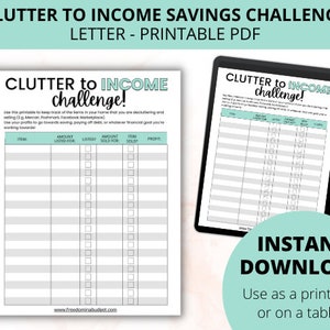 Puede incluir: Una hoja de cálculo imprimible titulada "Clutter to Income Challenge!" con un fondo azul claro y texto negro. La hoja de cálculo está diseñada para ayudar a realizar un seguimiento de los artículos vendidos a partir del desescombro y incluye columnas para el artículo, el monto listado, listado, el monto vendido, vendido y la ganancia.