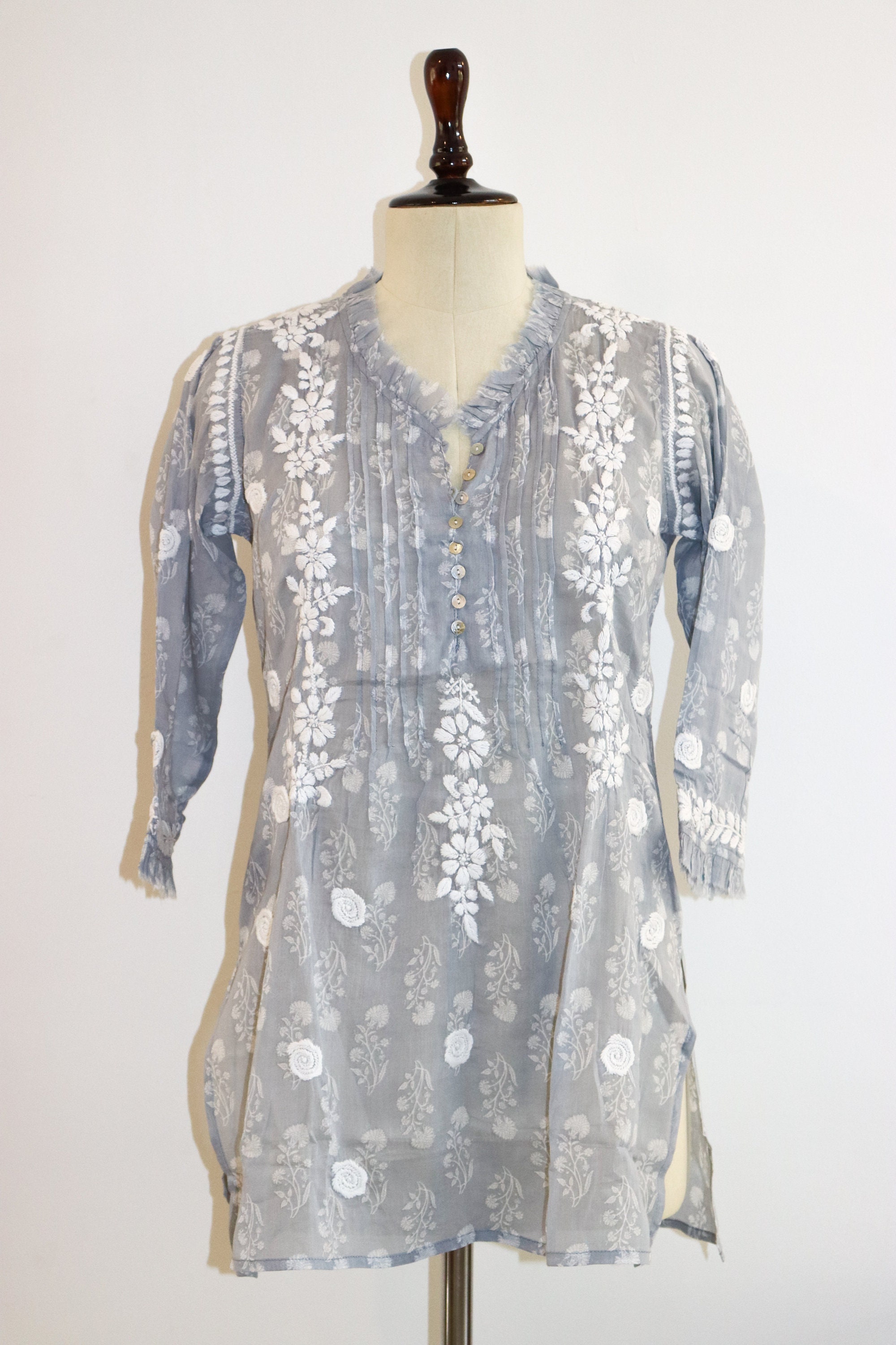 Aurelia Kurta Donna – Abito Stampato In Rayon Con Paillettes E Bottoni Rosa – Vestibilità Dritta