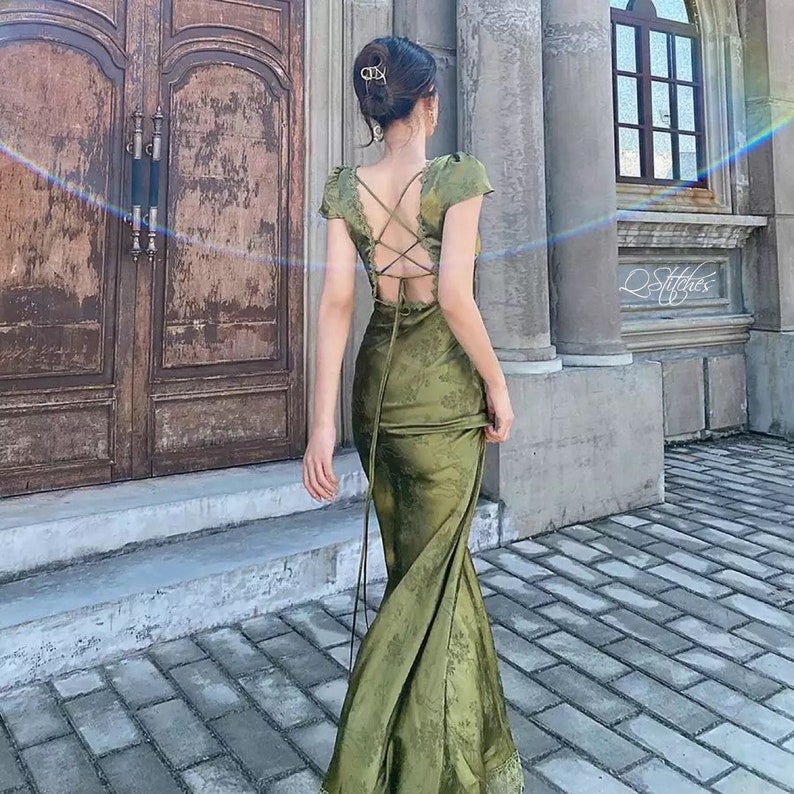 Elegant Green V-Neck Satin Jacquard Dress Women Backless Maxi Lace Dress image 1