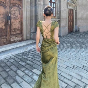 Elegant Green V-Neck Satin Jacquard Dress Women Backless Maxi Lace Dress image 4