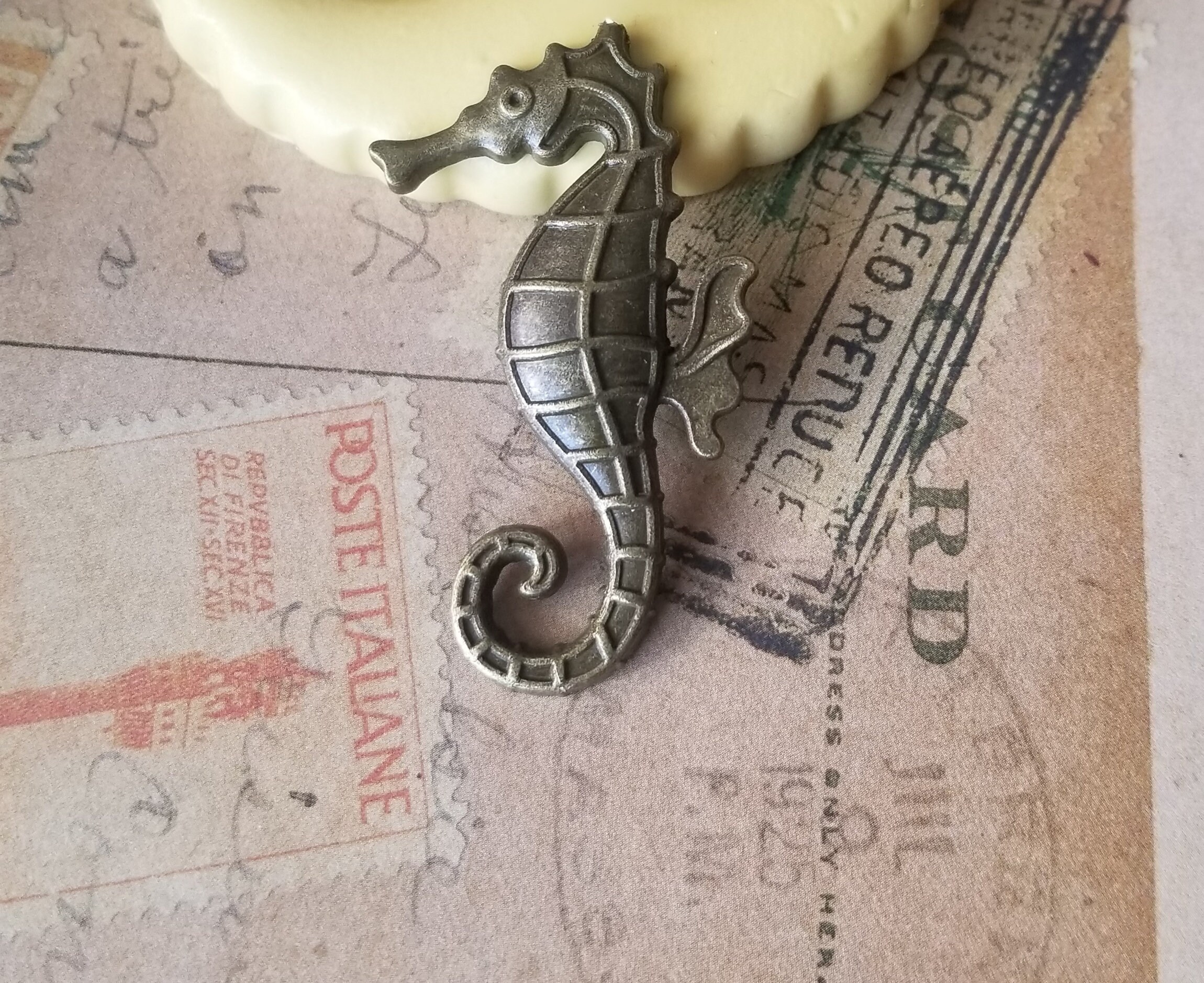 seahorse cake mold