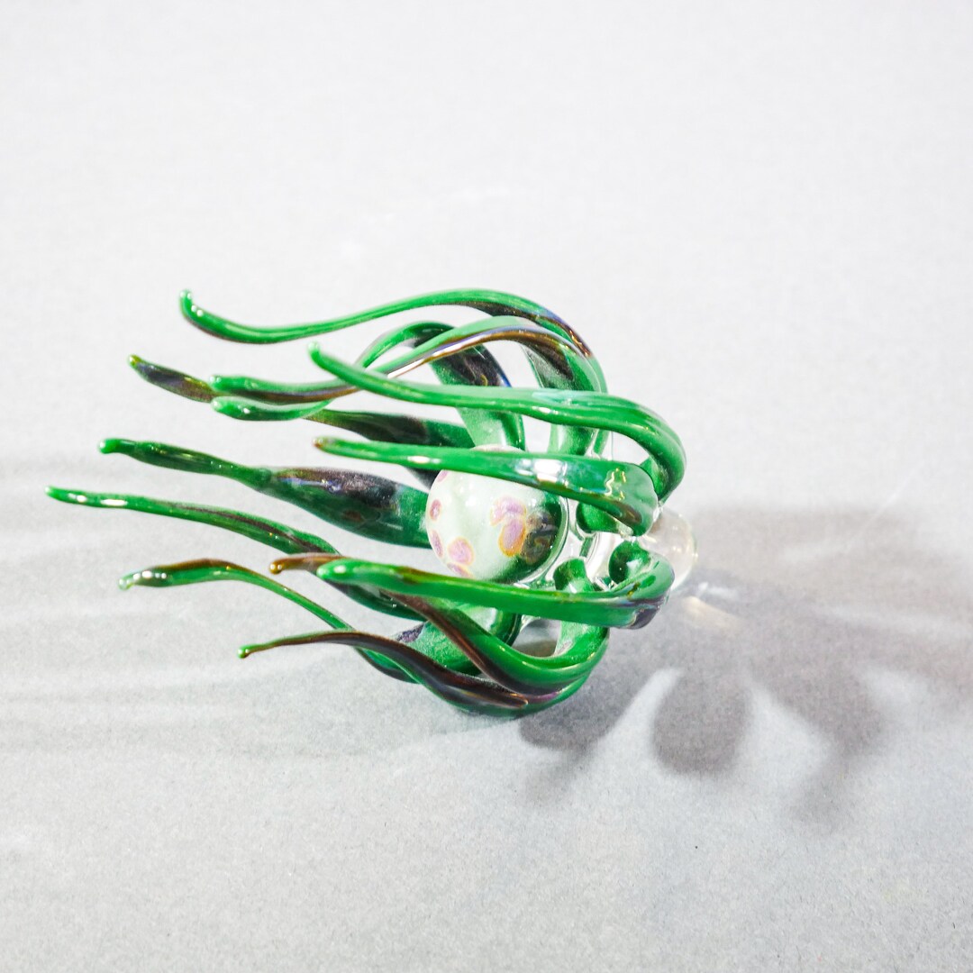 ボロガラス彫刻：グリーンウルスラ - ロバート・バンクによる