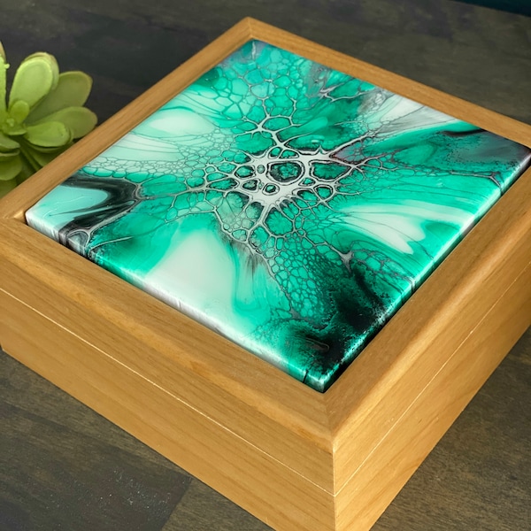 Boîte à bijoux en acrylique | Boîte à bibelots peinte à la main vert | Boîte 5x5 | cadeau unique pour maman | boîte à bijoux personnalisée | boîte à sublimation |