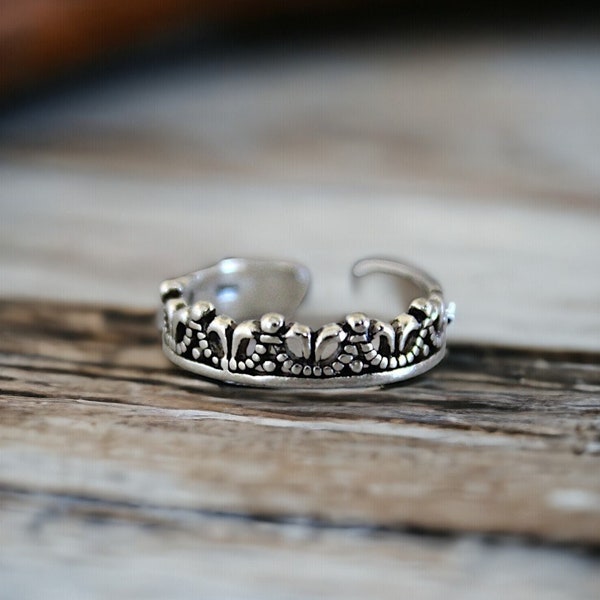 Silver Crown Ring with Flowers, Tiara Band Ring, Princess Queen Jewelry, Promise & Engagement Band, Unique Gift for Her