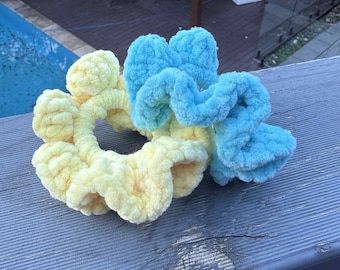 Super Easy Crochet Scrunchie Pattern