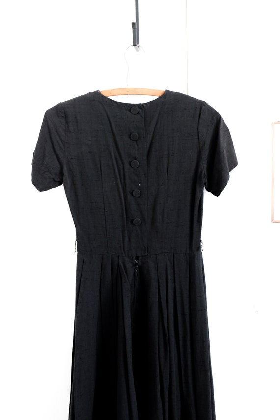Black a-line linen dress, vintage, button back wi… - image 7
