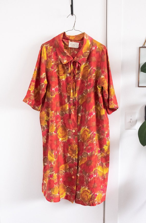 1950s Colorful Abstract Floral Housecoat pink and