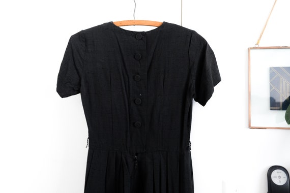 Black a-line linen dress, vintage, button back wi… - image 6
