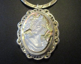 Pendentif Camée Nacre Abalone Argenté - Collier Vintage - État Impeccable