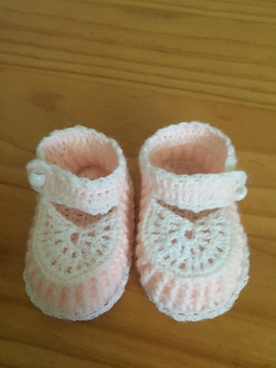 crochet booties for baby girl