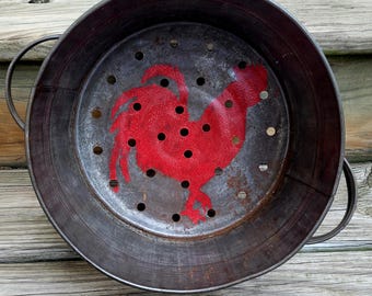 Rooster Decor, Rustic Kitchen, Antique Strainer, Primitive Kettle, Flea Market Find, Farmhouse Porch Decoration, Barnyard Animal
