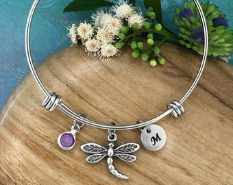 Bracelet libellule, bijoux libellule, jonc réglable, pierre de naissance en cristal, initiale personnalisée estampée à la main, bijoux animaux