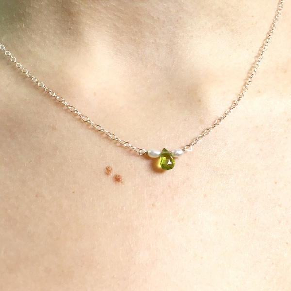 Pearl & Peridot Necklace • Tiny Gemstone Necklace Gift •  Minimalist Pearl Choker • Healing Crystal Birthstone • Birthday Gift