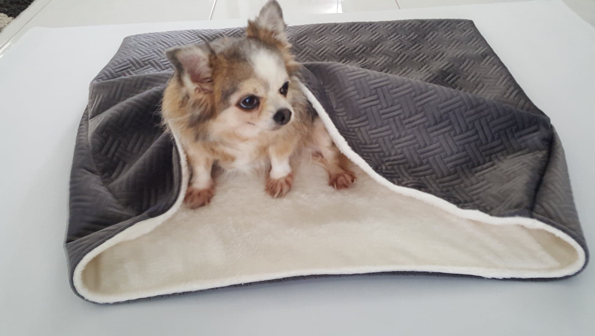 Dog bed, Snuggle bed, Cave dog bed, Pet bed. Whippets bed. 84 cm x 71 cm