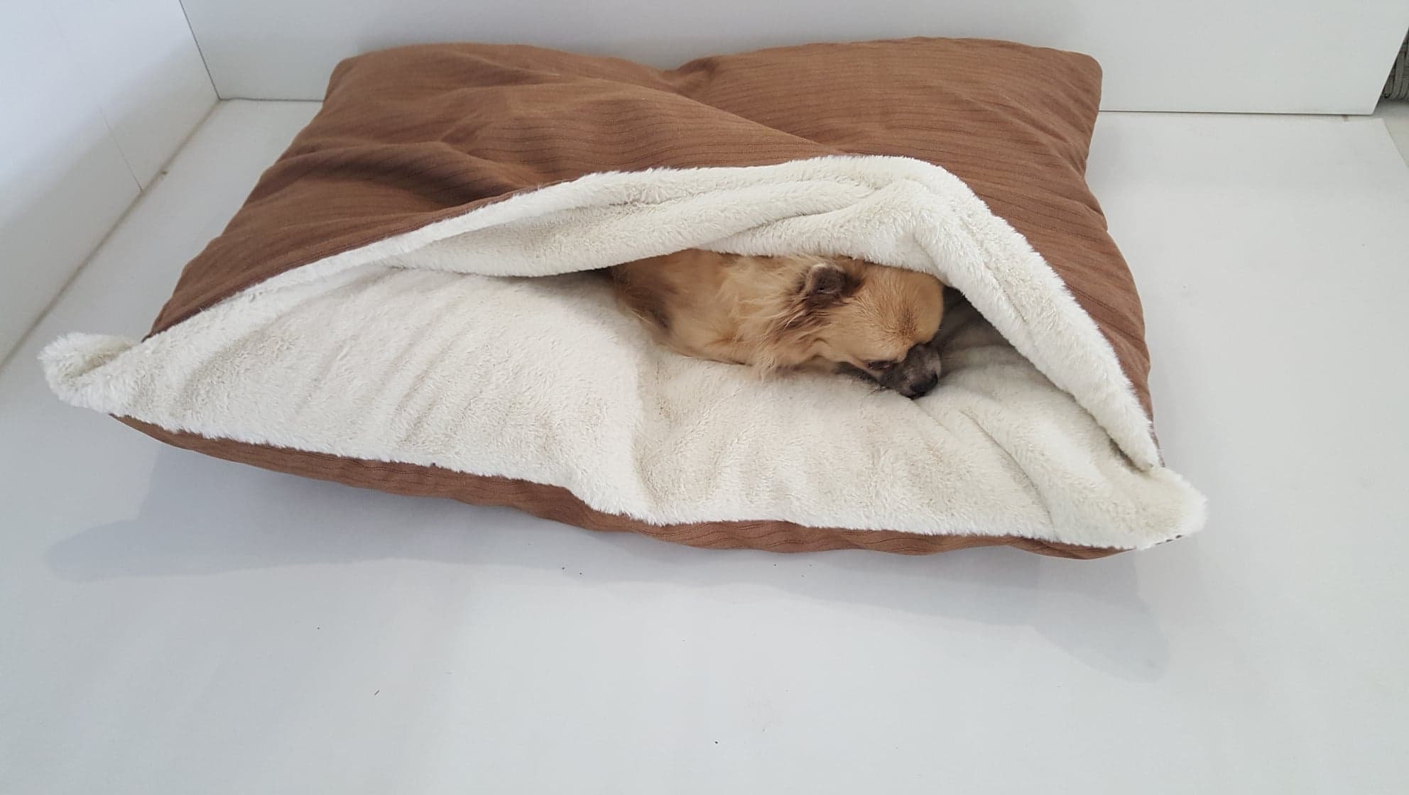 Dog beds, Cave Dog Bed, Snuggle dog bed, Whippet dogs. 90 cm x 72 cm