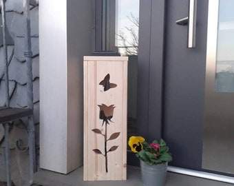 Deko Laterne Säule Holz mit Solar LED Beleuchtung für Balkon, Terrasse, Garten oder vor der Haustüre Rose Schmetterlinge
