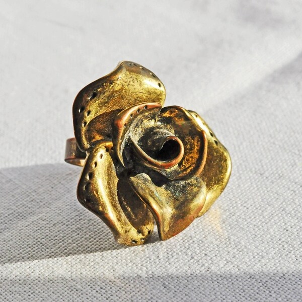 Large Brass rose ring.  Statement flower, cocktail, 80s Brutalist ring.  Grunge golden Brass big tarnished ring.